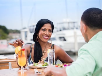 Couple_at_Outriggers_Tiki_Bar_&_Grille_in_New_Smyr_SJg3_vKYI4COIWAh_KG_x3n_rgb_l