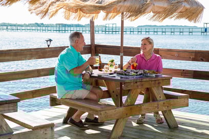 Eating_at_Goodrichs_Restaurant_rgb_72_1